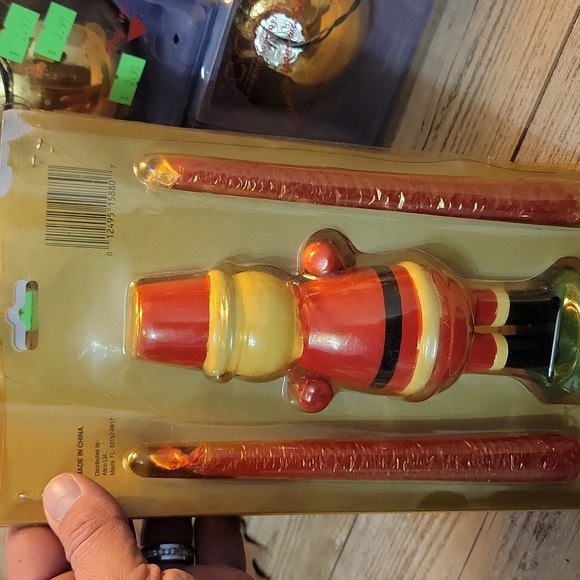 VINTAGE SANTA CANDLE HOLDER - Picture 2 of 2